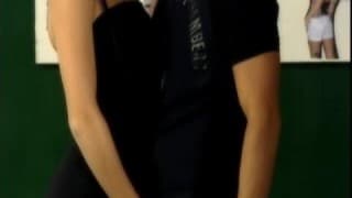 Dois colegas têm sexo durante uma investigação criminal