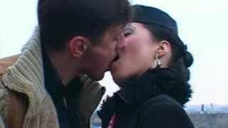 Uma hospedeira gosta de comer