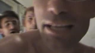 Estes três amigos gays querem se divertir Estes três amigos gays querem se divertir