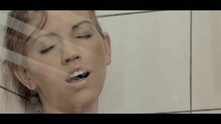 Cabra vai sentir prazer no duche