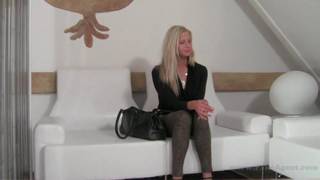 Jennifer fica fudida na frente da câmara