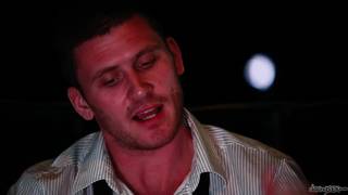 Karlie Simon fode machos musculados