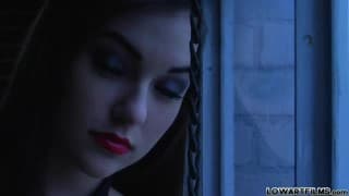 Três dedos na buceta da Sasha! Três dedos na buceta da Sasha!