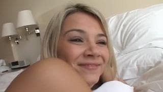 Ashlynn Brooke fode em um hotel Ashlynn Brooke fode em um hotel