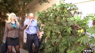 Alura Jenson é uma Milf sexy que fode seu empregado