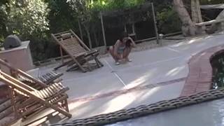 Amia Miley toma uma rola grossa em sua buceta apertada