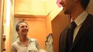 Amadora francesa em sessão de degustação de rola