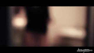 Caty Campbel e Nikita a se masturbar juntas