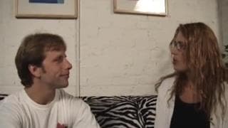 Sheryl é seduzida na rua para uma boa transa