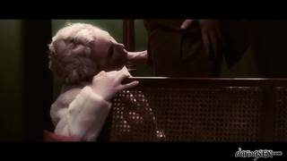 Karlie Simon é uma garota muito sensual