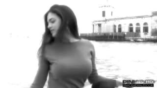 A sexy transexual ruiva fode seu homem A sexy transexual ruiva fode seu homem