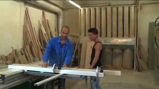 Três homens tesudos decidem transar no trabalho