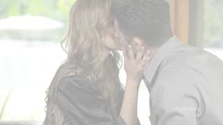 Um casal tesudo em uma cena escaldante