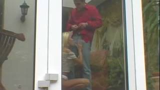 Nikki Blonde gosta de sexo em plena natureza Nikki Blonde gosta de sexo em plena natureza