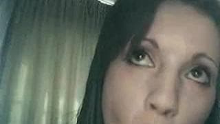 Esta morena amadora satisfaz-se sozinha Esta morena amadora satisfaz-se sozinha