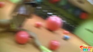 Loira desfruta se penetrando com um dildo Loira desfruta se penetrando com um dildo