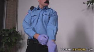 Jenna Ivory e um policia Jenna Ivory e um policia