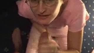 Ela masturba seu homem e faz sexo oral Ela masturba seu homem e faz sexo oral