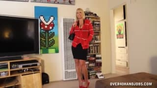 Uma punheta com as mamas desta loira Uma punheta com as mamas desta loira