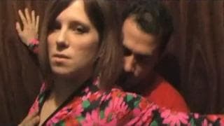 Essa linda mulher quer foder na Sex Shop