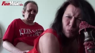 Zolitaire é uma mulher que está sendo fodida