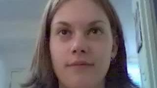 Jovem se masturba na webcam com seu dildo Jovem se masturba na webcam com seu dildo