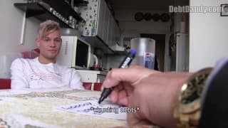 Jovem gay estrela um vídeo amador