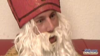 Ele fode-lhe usando um uniforme Ele fode-lhe usando um uniforme