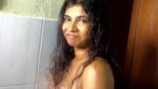 Um casal do Sri Lanka que gosta de sexo Um casal do Sri Lanka que gosta de sexo