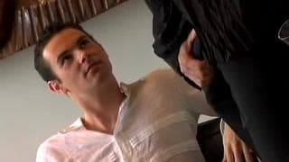 Striptease que leva a uma grande orgia gay! Striptease que leva a uma grande orgia gay!