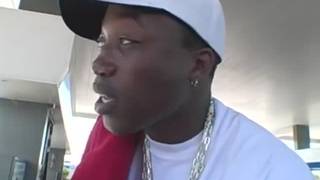 Sexo intenso no sofa com este casal 