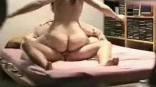 Mulher gordinha senta nesta rola Mulher gordinha senta nesta rola