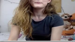 Loira vivaça fode-se na webcam Loira vivaça fode-se na webcam