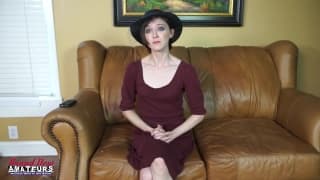 Ava Floods uma morena excitante neste casting