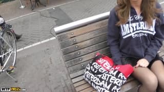 Quando Nadia é fodida no exterior !