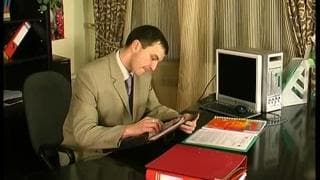 Secretária fode no escritório! Secretária fode no escritório!