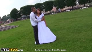 Um gangbang ao ar livre com Madelyn Um gangbang ao ar livre com Madelyn