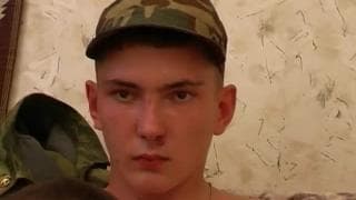 Sessão de boquete para este rapaz do exército Sessão de boquete para este rapaz do exército