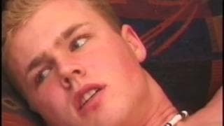 Brett Peters se dá prazer com as mãos! Brett Peters se dá prazer com as mãos!