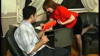 Esta secretaria está cada vez mais tesuda Esta secretaria está cada vez mais tesuda