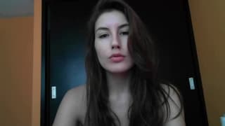 Uma gaja que se masturba de forma intensa ! Uma gaja que se masturba de forma intensa !