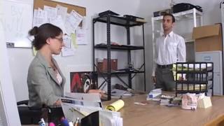 Lena Ramone é uma secretária com tesão! Lena Ramone é uma secretária com tesão!