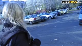 Veja como se sodomiza a bela Barbie