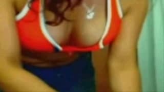 Uma ruiva peituda se masturbando Uma ruiva peituda se masturbando