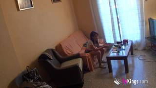 Tati Rodriguez adora chupar o namorado