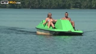 Alika goza suas férias com um gangbang