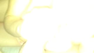 Uma loira amadora cheia de tesão