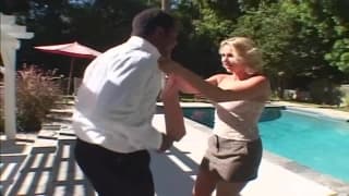 Katarina Kat transa com o segurança privado