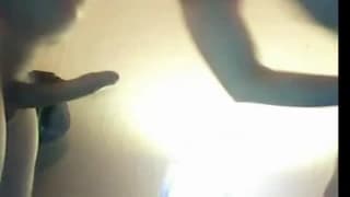 Morena mostra o seu apetite por rola Morena mostra o seu apetite por rola