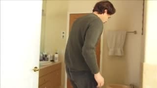 Edyn Blair satisfaz seu desejo no banheiro!